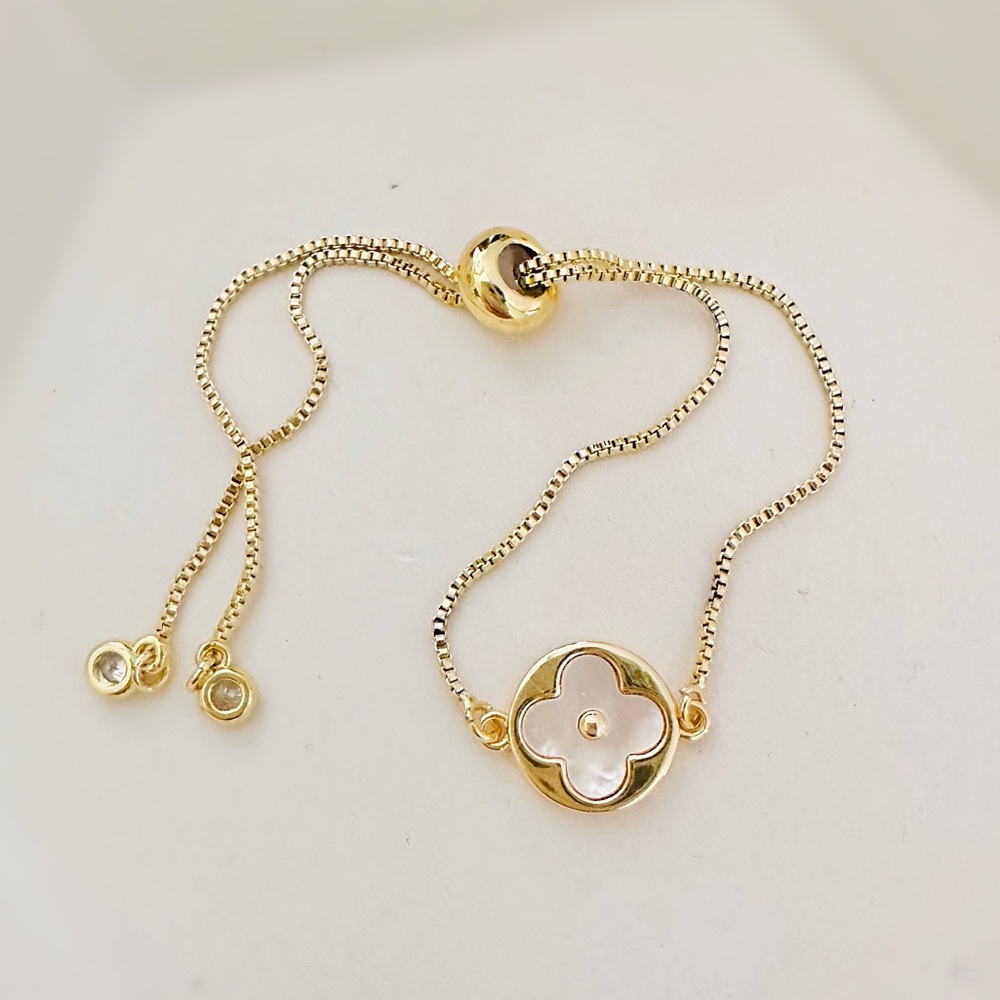 Quatrefoil Clover Flower Gold Bracelet ✨